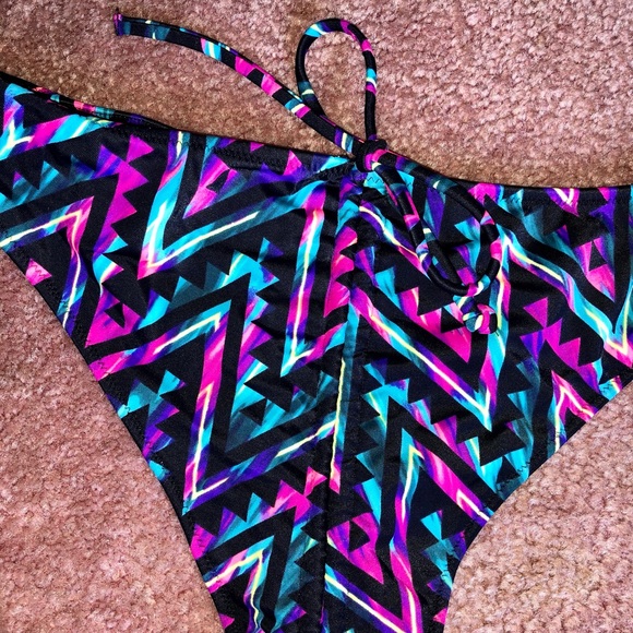VS PINK bikini bottoms - Picture 5 of 10